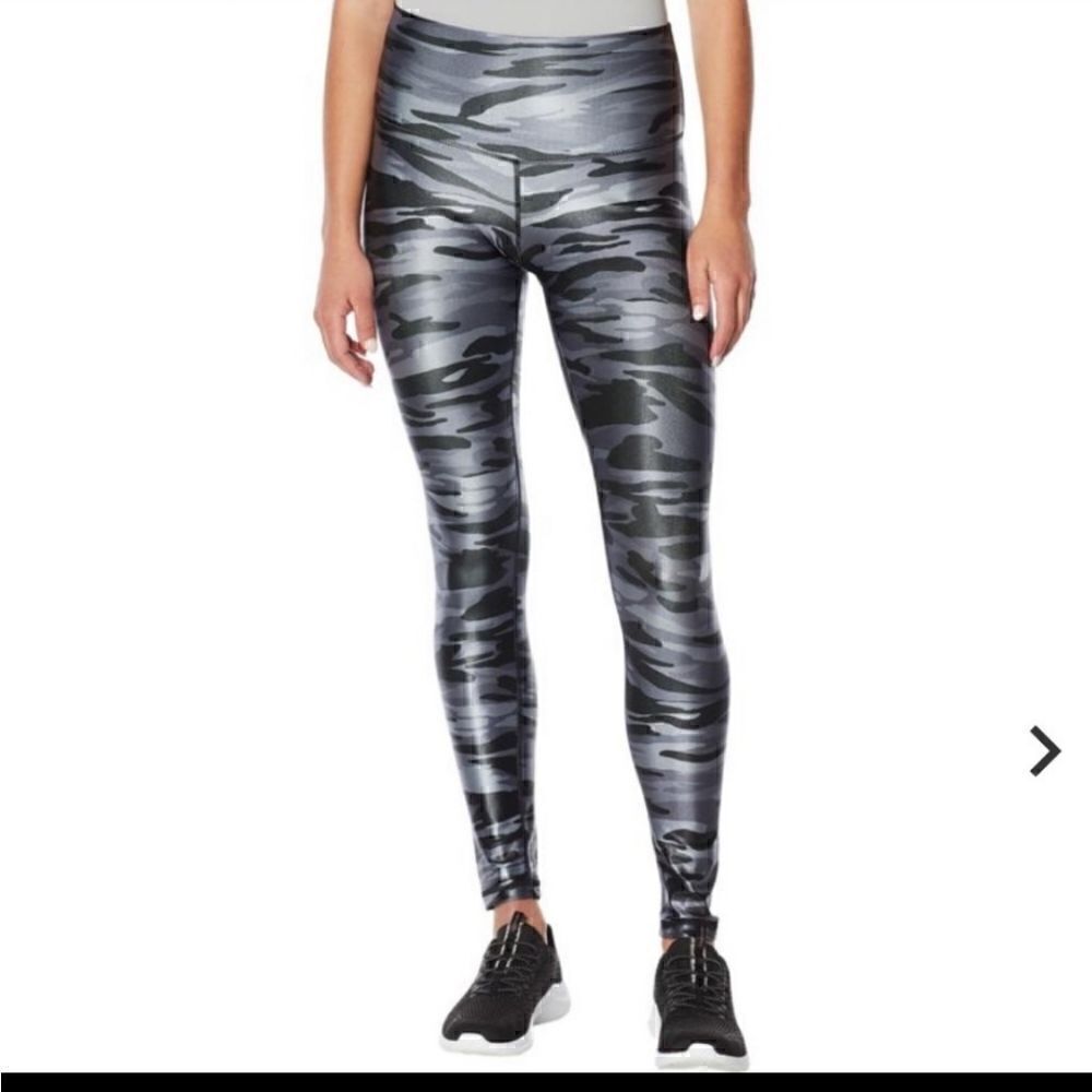 DYI High Shine Printed Shimmer Cargo Leggings Nwt